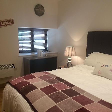 Hotel The Radnor Arms Malmesbury Zewnętrze zdjęcie