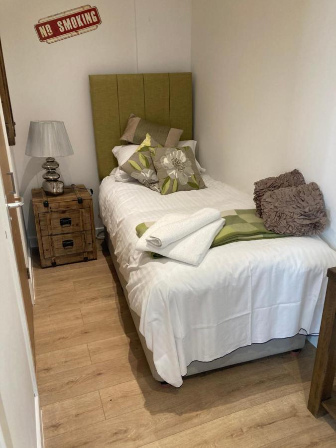 Hotel The Radnor Arms Malmesbury Zewnętrze zdjęcie