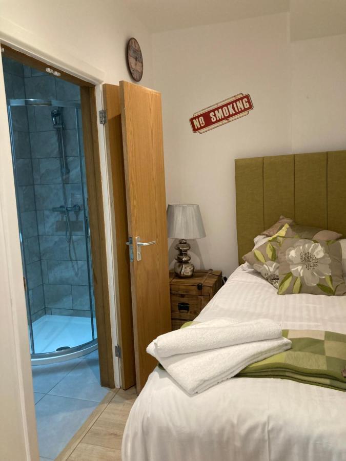 Hotel The Radnor Arms Malmesbury Zewnętrze zdjęcie